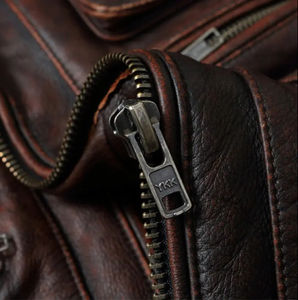 Nouveauté Vente en gros Veste en cuir élégante OEM Logo personnalisé pour hommes avec broderie de serviette Cuir véritable avec service OEM - Product Image 4