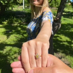 Anillo de Compromiso con Diamante Cultivado en Laboratorio, Corte Ovalado de 1.65 Ct, VS1, Doble Halo, Color Amarillo Canario, Anillo de Boda Clásico, Estilo Nupcial - Product Image 2