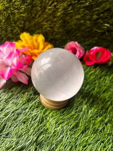 หินทรงกลมทำด้วยมือหินออร่าแร่เลื่อนลอยสีขาวแบบอภิปรัชญาธรรมชาติ - Product Image 4