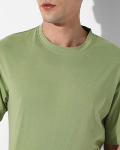 Ropa informal de verano Ropa de hombre Conjunto de dos piezas Camisa y pantalones cortos Conjunto Streetwear logotipo serigrafiado personalizado chándal para hombre - Product Image 2