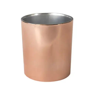 Vaso de cobre brillante y pulido con diseño martillado y tacto auténtico, diseñado para una hidratación tranquila y una vida espiritual. - Product Image 2
