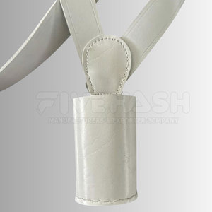 Porte-drapeau en cuir, matériau de haute qualité avec un design élégant, idéal pour une présentation cérémonielle et une utilisation sécurisée pour le transport des drapeaux. - Product Image 3