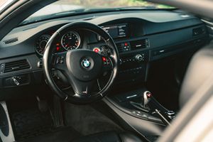 BMW M3 Coupé 2011 d'occasion en excellent état, sans réserve, moteur V8, toit carbone, principalement de propriétaires occidentaux - Product Image 4