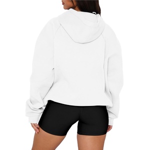 Les fabricants de vêtements logo personnalisé impression de haute qualité anti-rétrécissement décontracté sports recadrée femmes sweats à capuche - Product Image 2