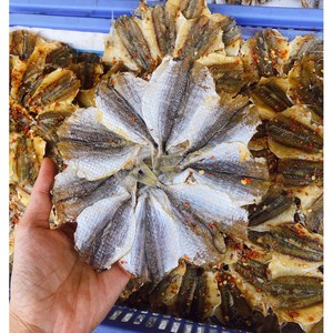 Poisson jaune à rayures salées séchées de qualité supérieure avec piment exportation du Vietnam en vrac - Product Image 3