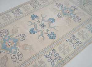 พรมขนสัตว์ทำมือแบบออชัก ทอมือ ลายจุด สีเบจและสีน้ำเงิน สำหรับห้องนอนและห้องนั่งเล่น สไตล์ตุรกี - Product Image 3