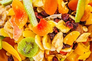 Abricots secs en vrac biologiques Amandes Avocat Fraise Fruits secs mélangés de qualité supérieure Dattes Conservés à l'eau AD Traitées Raisin - Product Image 2