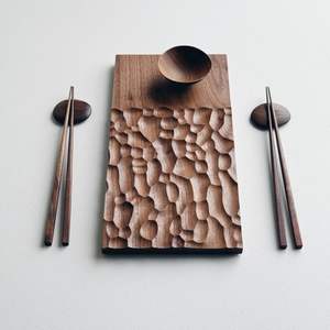 Plateau à thé rectangulaire en noyer à vente chaude avec fines rainures, plateau de service rond sur pied, plateau à gâteau en bois, plateau de service surélevé pour le petit-déjeuner - Product Image 4