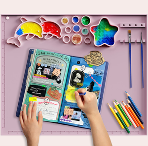 Tapete de Pintura de Silicona Personalizado con Diseño de Delfín de 16.9x13.8 Pulgadas con Limpiador de Pinceles para Niños, Ecológico y No Tóxico - Product Image 2