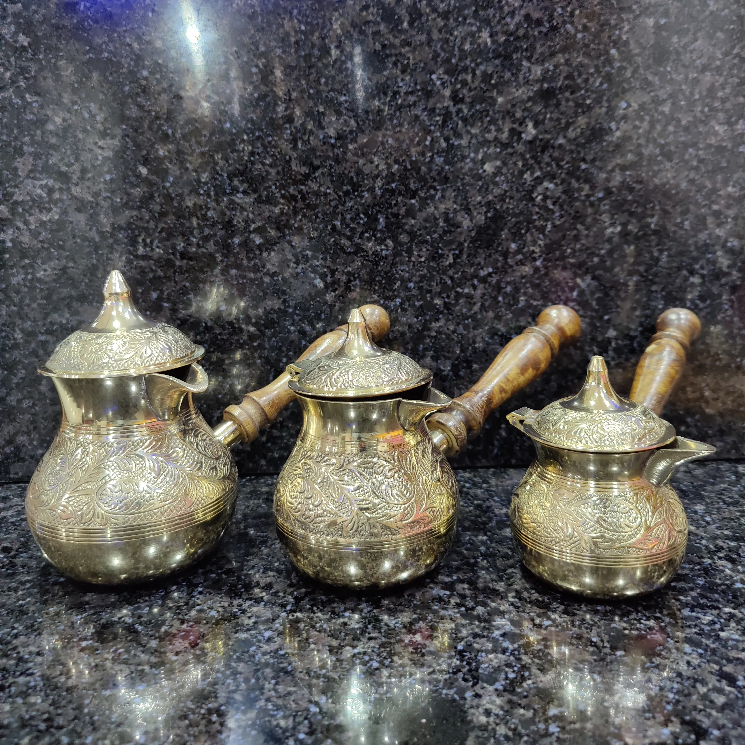 Alim ชุดชาและกาแฟแบบตุรกี, หม้อกาแฟทำจากทองเหลืองบริสุทธิ์พร้อมกาน้ำชาด้ามไม้สำหรับกาแฟอาหรับ