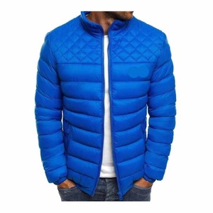Blouson matelassé à capuche confortable avec design imperméable et réversible Logo frontal pour la superposition de chaleur sans volume en hiver - Product Image 2