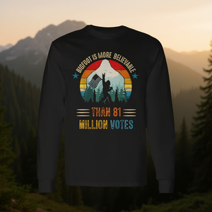 Bigfoot è più credibile del falso conteggio di 81 milioni di voti T-shirt vintage a maniche lunghe USA - Product Image 3