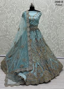Travail manuel Look inspiré filet brodé avec quatre côtés belle dentelle et butte partout vêtements de fête Lehenga coli pour la mariée - Product Image 6