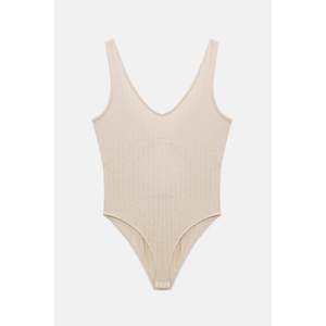 Body Casual Beige con Cuello en V y Logotipo Frontal - Product Image 5