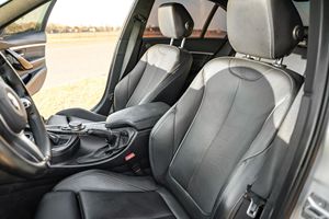 BMW 340i berline 2016 d'occasion, sans réserve, boîte manuelle 6 vitesses, packs M Sport et Track Handling, non modifiée - Product Image 5