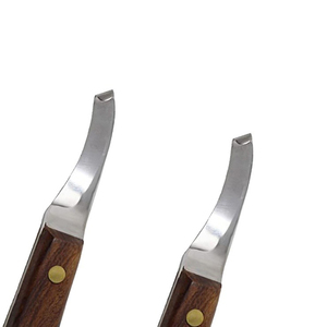 Couteau à sabot pour droitier pour les soins des chèvres et des chevaux avec manche en bois Outil de maréchal-ferrant essentiel pour les bovins et les vétérinaires - Product Image 5