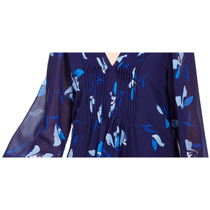 Blusa Plisada con Estampado Floral Azul de Talla Pequeña para Mujer de Calvin Klein, Hecha de Chifón - Product Image 3