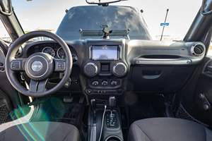 Jeep Wrangler Unlimited Sport 4x4 2017 Usado, Motor V6 Supercargado, Diferencial Trasero con Bloqueo Eaton, Múltiples Modificaciones - Product Image 4