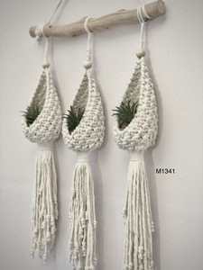 Porte-plante suspendu en macramé fait main bohème, écologique, auto-adhésif pour la décoration de plantation en intérieur - Product Image 2