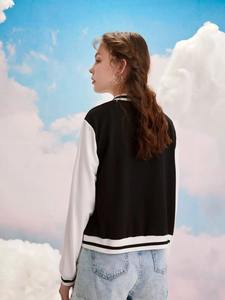 Chaqueta Varsity Casual para Mujer, Chaqueta Letterman de Lana a la Moda con Mangas Estampadas, Tallas Grandes, Personalizable - Product Image 2