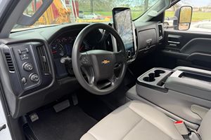 Voiture d'occasion fiable Chevrolet Silverado 4500HD Crew Cab 4x4 2024 - Product Image 2