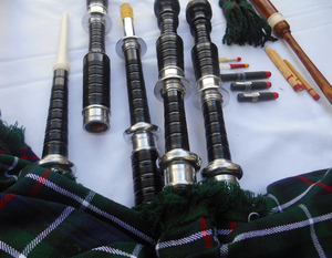 Gaita Escocesa Obexa OM-03904, Estilo Moderno, Grado Profesional, Madera de Palisandro, Acabado Negro Plateado, Instrumento Musical - Product Image 2