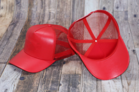 Gorra Trucker de Cuero PU Roja, 6 Paneles, Parte Trasera de Malla, Ajustable, Unisex, Casual, Color Sólido, Talla Adulto
