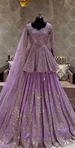 Trình bày bên mặc Faux georgette nặng chuỗi thêu làm việc hàng đầu và lehenga với ren biên giới nặng Net dupatta - Product Image 5