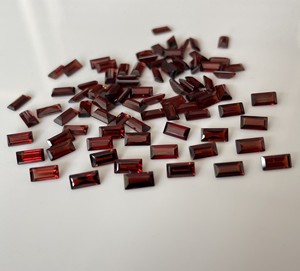 Grenat naturel Baguette Cut 5x10mm-Grenat rouge en vrac Gemstone Wholesale Top Quality - Product Image 1