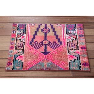พรมวินเทจสไตล์ตุรกี ขนาดเล็ก 1.8x2.6 ฟุต (56x78 ซม.) พรมลายเรขาคณิตสีชมพู - Product Image 3