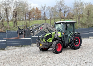 Tracteur agricole CLAAS NEXOS 240 F de haute qualité, tracteur à quatre roues motrices, tracteur agricole à prix réduit - Product Image 6