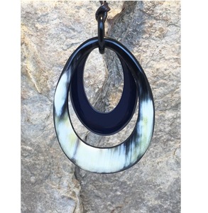 Collar con Colgante de Cuerno de Búfalo, Joyería Tribal Natural y Sostenible para Mujer, Alta Calidad - Product Image 5