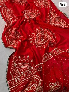 Fabricante de Saris de Seda Vichitra con Diseño Evergreen, con Trabajo Bandhej y Gotapatti, Exportador de Moda Femenina de Surat - Product Image 5