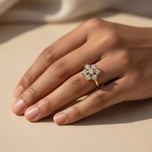 แหวนมินิมอลทรงกลมประดับเพชร 0.50 กะรัต ดีไซน์แบบกลุ่มดอกไม้ - Product Image 6