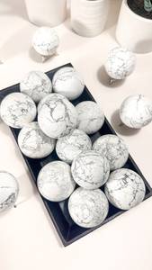 Esfera de cristal de howlita directa de fábrica, bolas de piedras preciosas de cuarzo Natural talladas a mano, piedra decorativa curativa pulida para Feng Shui - Product Image 3