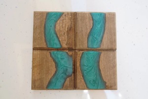 Posavasos de resina de perla negra de madera de acacia hecho a mano, juegos de 4 piezas, posavasos decorativos de lujo para el hogar - Product Image 2