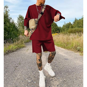 Chándal de verano de secado rápido para hombre: tela ligera, transpirable y almacenamiento seguro para lo esencial durante el ejercicio - Product Image 4