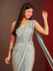 Magnifique tissu en lycra avec travail de paillettes, bordure à volants et ceinture, prêt à porter, collection de saris - Product Image 4