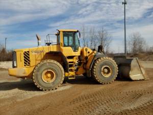 รถตักล้อ L220F วอลโว่เครื่องจักรก่อสร้างและก่อสร้างแบบใช้แล้ว - Product Image 3