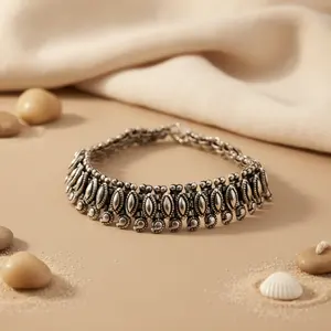 Chevillère pour femme en argent 925 oxydé, style bohème, bijoux ethniques avec plaqué or, motif de charme en perles de diamant, chaînes à pampilles - Product Image 3