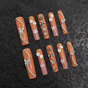 <span class=keywords><strong>Uñas</strong></span> postizas pintadas a mano artificiales de araña rosa <span class=keywords><strong>y</strong></span> estilo dulce <span class=keywords><strong>y</strong></span> fresco en blanco <span class=keywords><strong>y</strong></span> negro personalizadas avanzadas - Product Image 1
