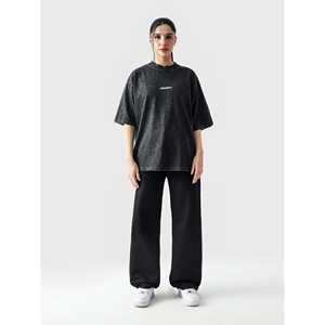 เสื้อยืดคอเร โอเวอร์ไซส์ แอซิดวอช แบบเรียบ - Product Image 3