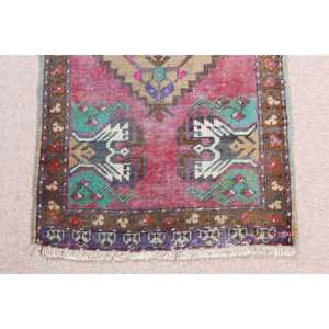 Alfombra Pequeña Vintage de 1.6x2.9 pies (49x87 cm), Alfombra Oriental de Lana Roja Turca - Product Image 5