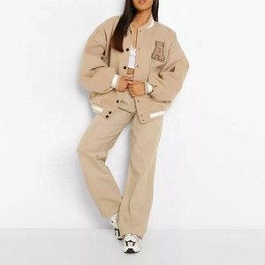 Nouvelle arrivée, veste d'hiver tendance avec un design à lettres, veste de sport décontractée personnalisée, veste universitaire pour femmes, surdimensionnée, en coton de haute qualité - Product Image 3