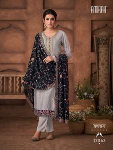 Ensemble Kurti pour femmes pour occasions spéciales, dernière collection, haute qualité, design de créateur, en soie chinon lourde, broderie et travail de sequins, par Fab Zone - Product Image 5