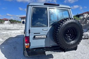 LANDCRUISERS 70 SERIE 4X4 DE 1999 DE ALTA CALIDAD, TRANSMISIÓN MANUAL DE 5 VELOCIDADES - Product Image 6