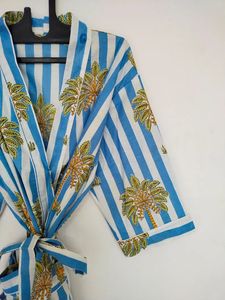 Robe Kimono en coton pour femme Robe de nuit confortable Robe de demoiselle d'honneur Robe de chambre Beachwear Handmade Robe - Product Image 2