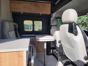 Autocaravana SUV de Lujo 2023, Caravana Económica para Acampar, Vehículo para Uso como Casa Rodante, Color Blanco, para 4-6 Personas, Euro IV, Automático - Product Image 4