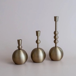 เชิงเทียนโลหะสีทองรูปทรงเรียวสำหรับงานปาร์ตี้งานอีเวนต์และของตกแต่งโต๊ะในบ้านดีไซน์ยอดเยี่ยม - Product Image 2