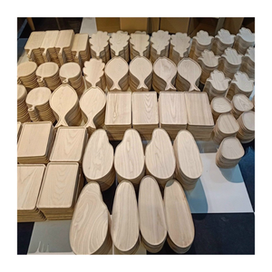 Plateau décoratif en bois avec tissage en rotin-Panier de service rectangulaire pour fruits, pain et boissons - Product Image 1